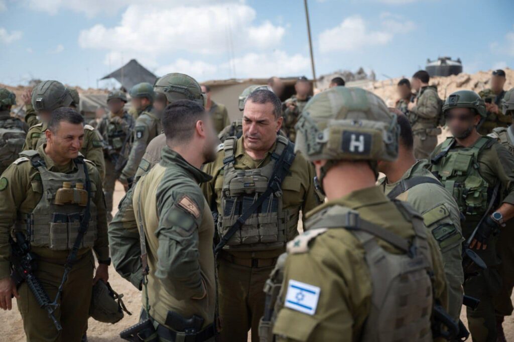 רה"מ רוצה כניסה מהירה, הרמטכ"ל רוצה כניסה זהירה. צילום דובר צה"ל